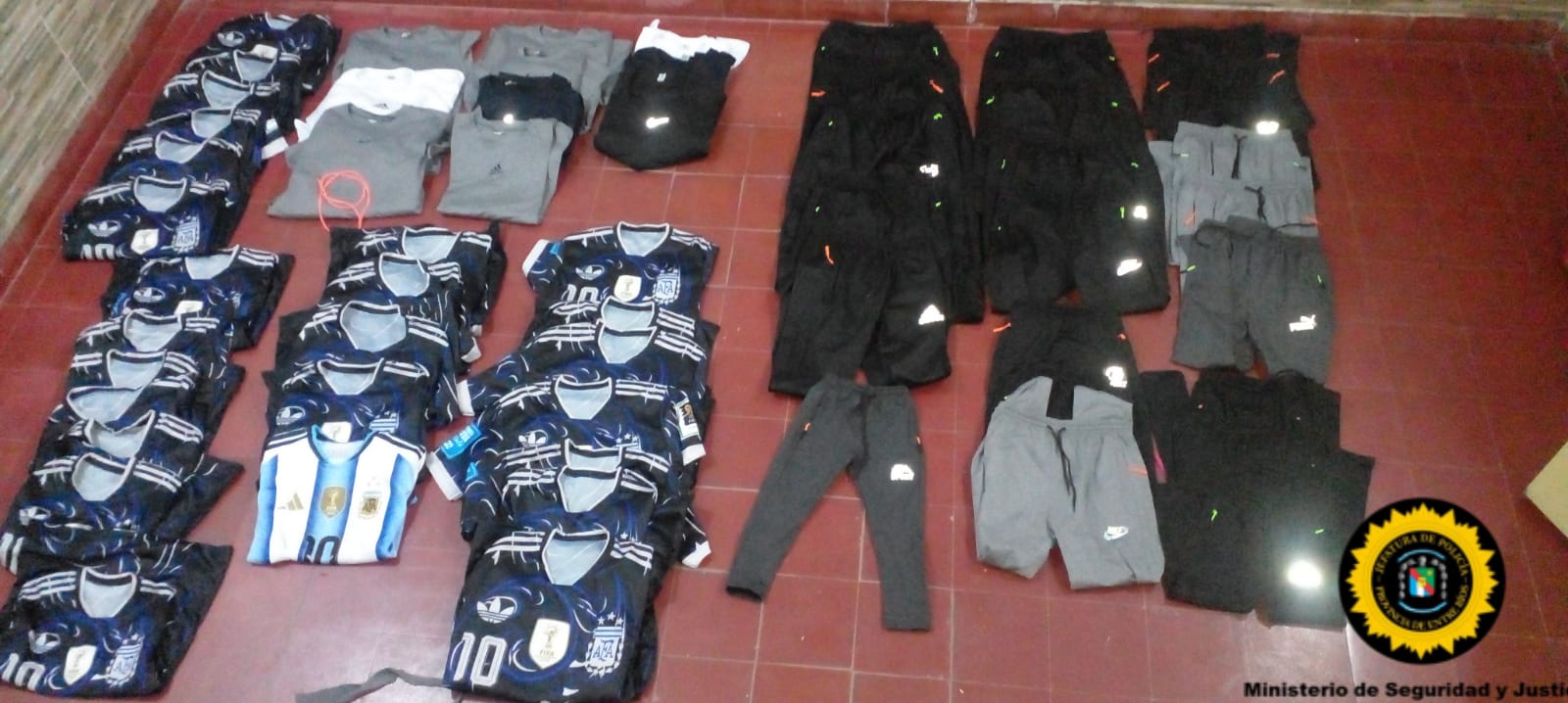 Robó prendas de un local comercial en Santa Elena y fue detenido
